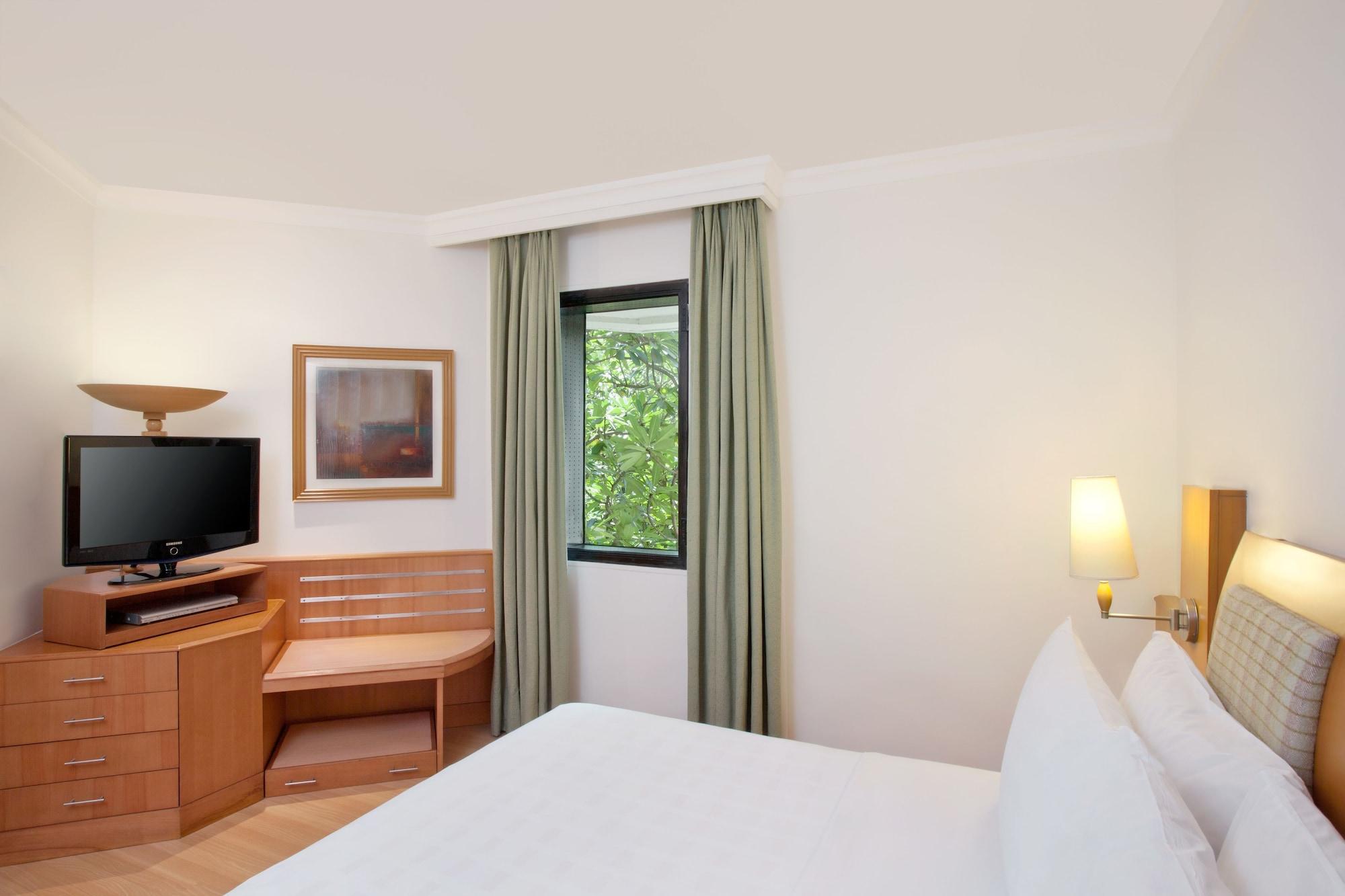 Trident Chennai Exterior foto A typical room at the hotel