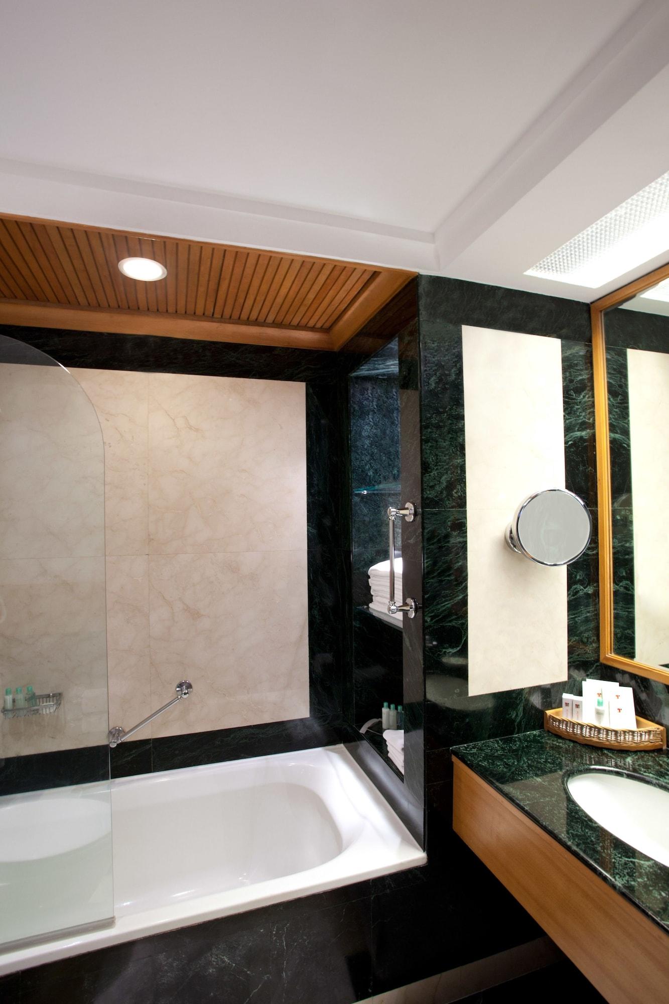 Trident Chennai Exterior foto Bathroom