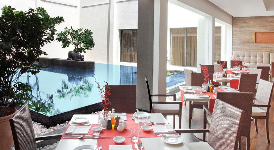 Trident Chennai Exterior foto The restaurant