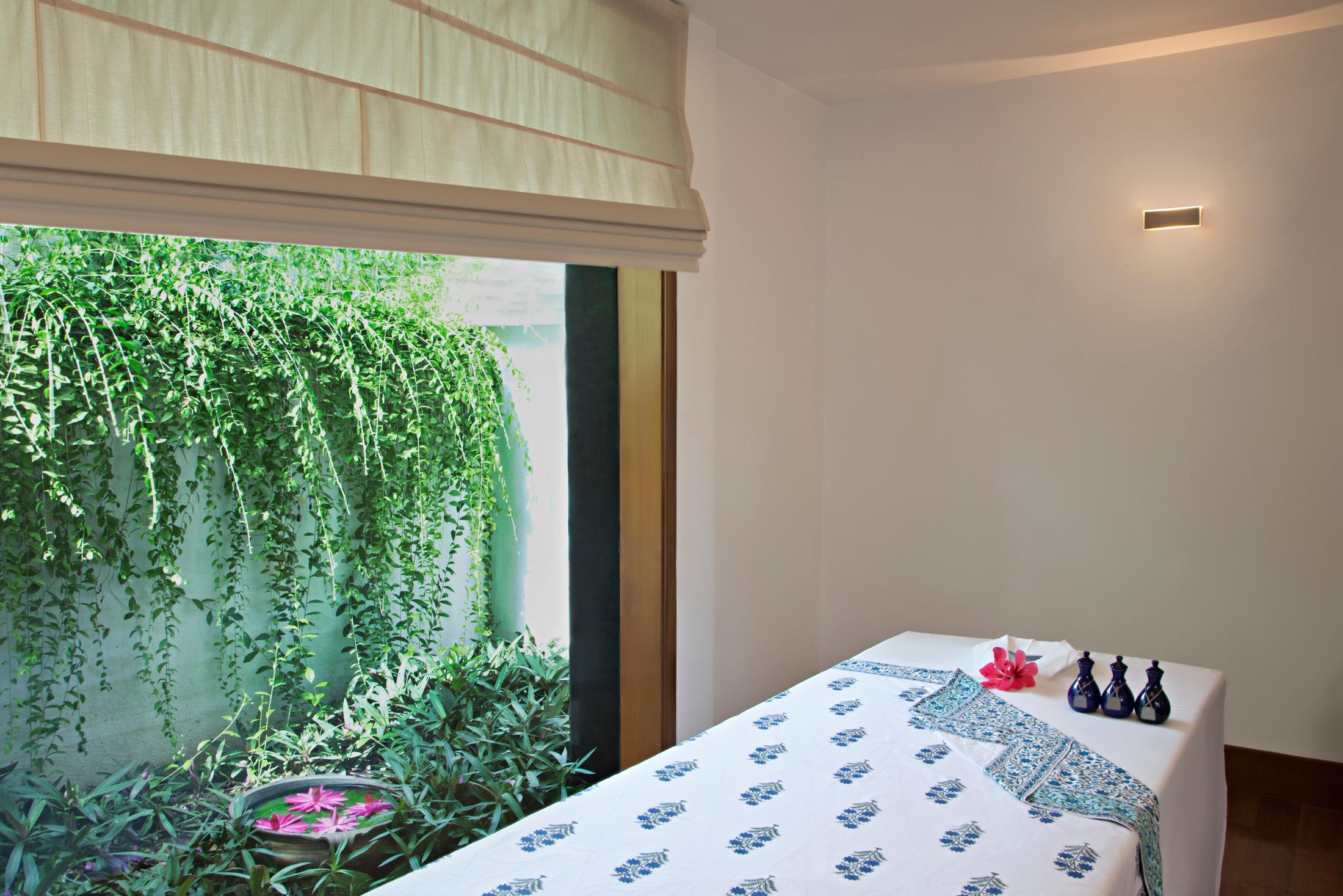 Trident Chennai Facilidades foto A massage table