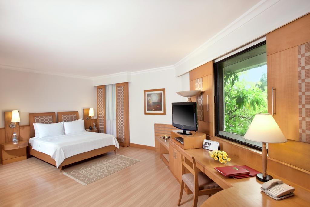 Trident Chennai Exterior foto A room at the Taj Bengal