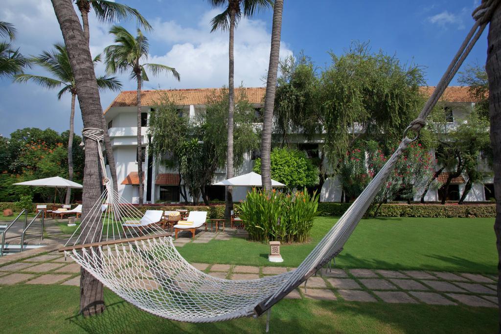 Trident Chennai Exterior foto Hammock at a resort